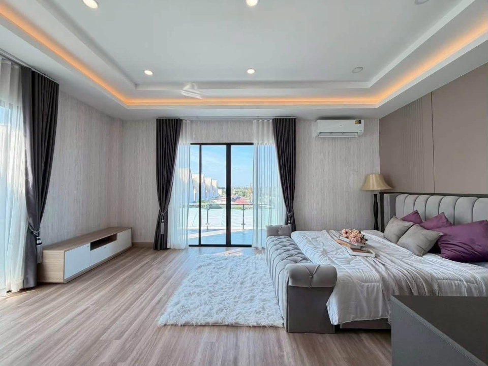รูป ขายบ้านพูลวิลล่า 2 ชั้น Modern Living พัทยา 4 ห้องนอน พร้อมสระว่ายน้ำส่วนตัว ทำเลทุ่งกลม-ตาลหมัน - รูปที่ 10/15