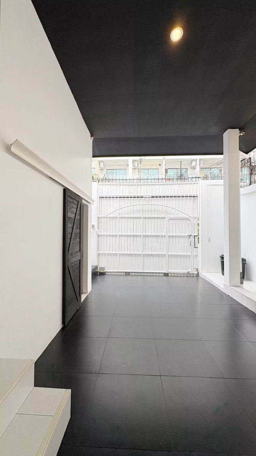 picture Pool Villa for Sale Pratumnak Pattaya Prime Location - 11/13