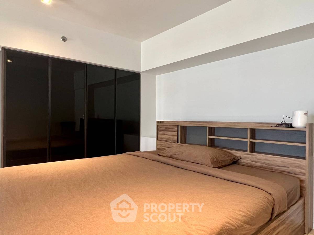 picture High-Floor 1-BR 47 Sqm The Lofts Silom, 400m to BTS Surasak (ID 3127098) - 8/16