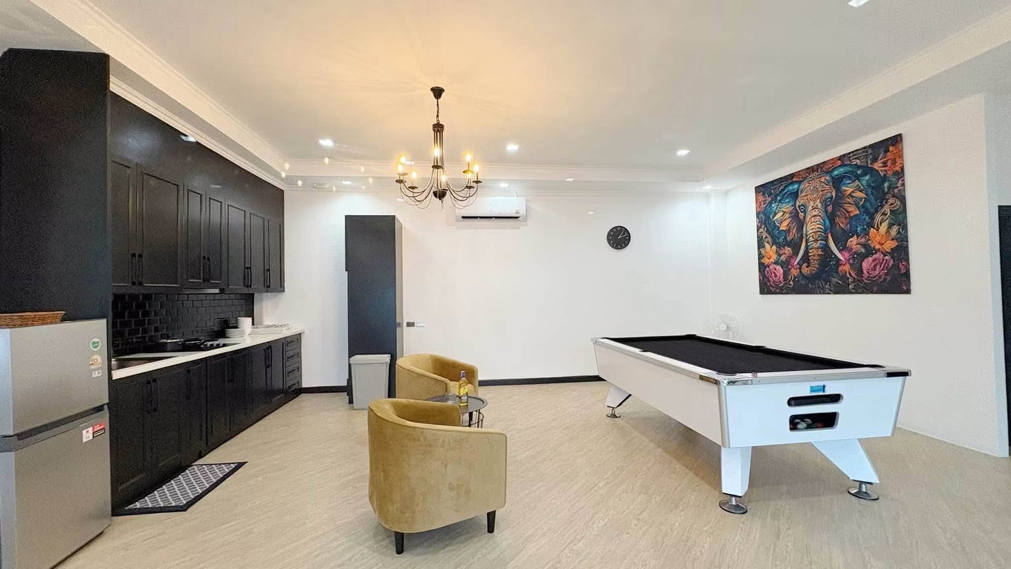 picture Pool Villa for Sale Pratumnak Pattaya Prime Location - 6/13