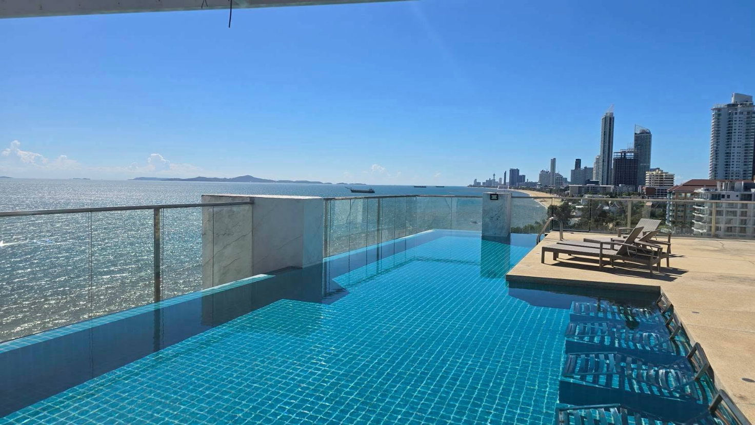 รูป Beachfront Condo for Sale Waters Edge Condominium Na Jomtien - รูปที่ 6/8