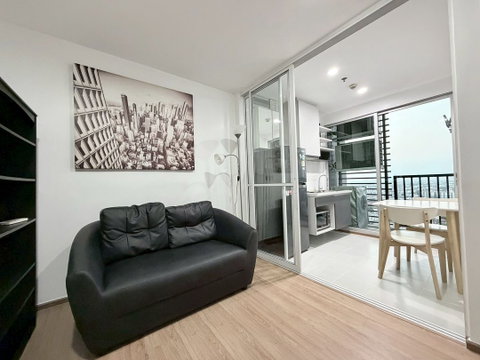 🏙️✨ FOR RENT: The Base Sukhumvit 77 — HIGH-FLOOR MODERN LIVING IN ON NUT!  💰 Rental Price: 15,000 THB/month | 📲 Line ID: @condobkk (with @)  
