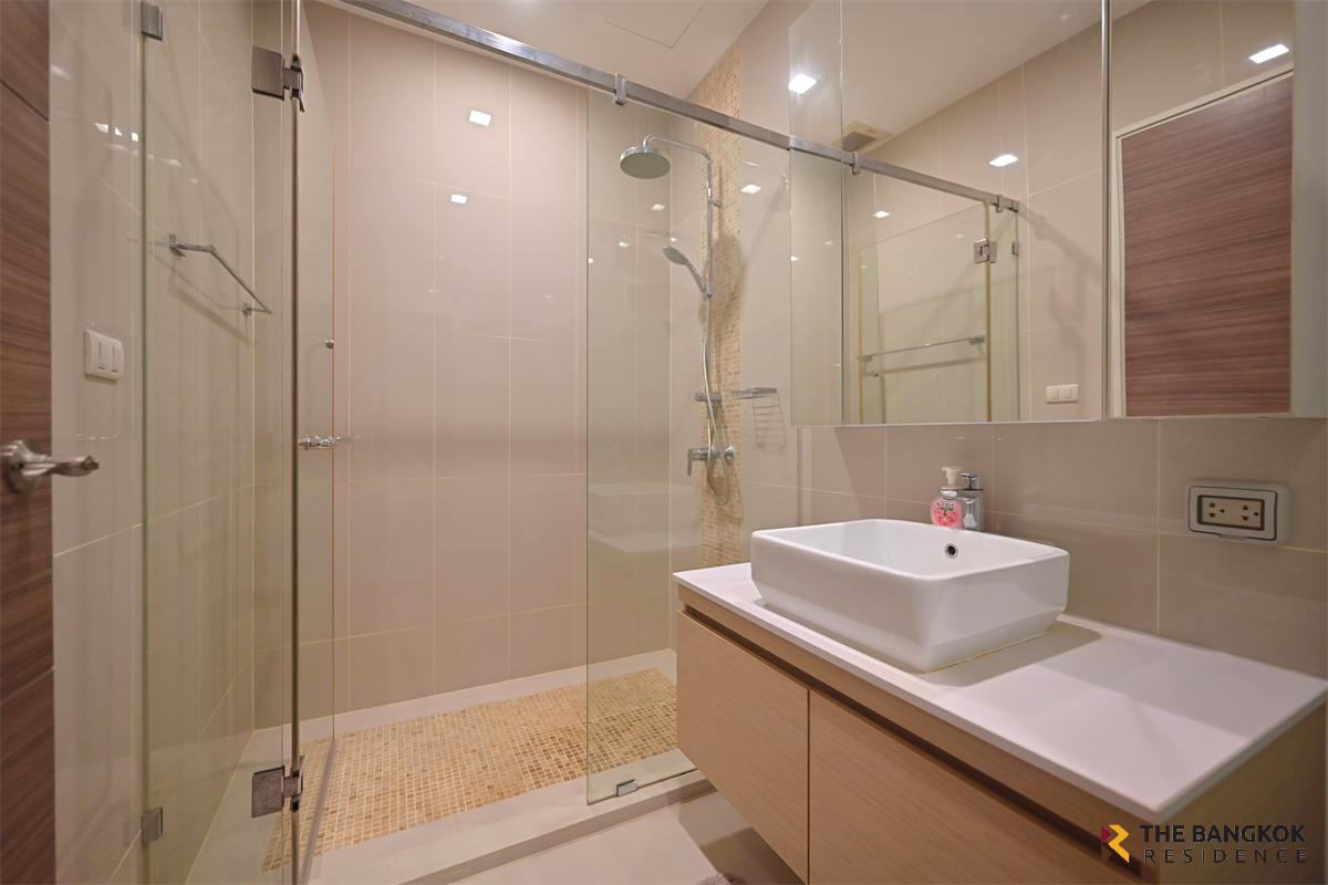 picture Q Asoke High-potential Location, Not as Expensive as You Think near MRT Phetchaburi Station - 10/10