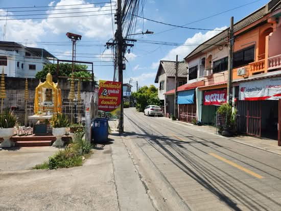 รูป ทาวน์เฮ้าส์ 2ชั้น ติดถนน เพชรเกษม112 ที่ดิน 24 ตรวา. 2ห้องนอน 2ห้องน้ำ - รูปที่ 31/34