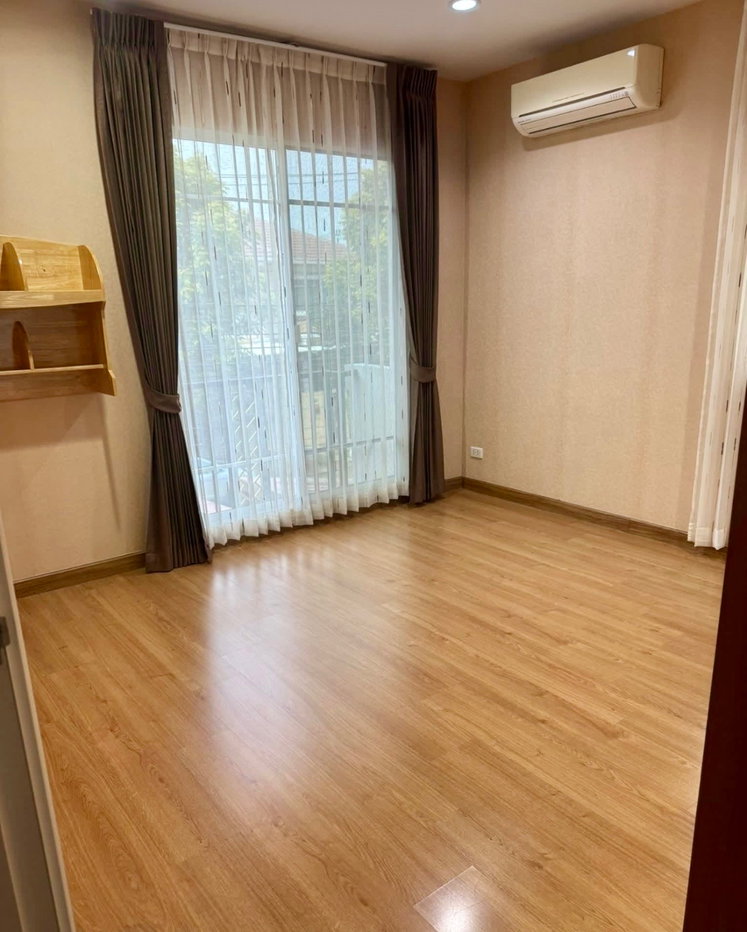 รูป ให้เช่าบ้านเดี่ยว 2 ชั้น Passorn Prestige Pattanakarn เฟอร์นิเจอร์ Built-in ทั้งหลัง พร้อมโซลาร์เซลล์และลิฟต์บันได ใกล้เอกมัย ทองหล่อ พระราม 9 - รูปที่ 31/48