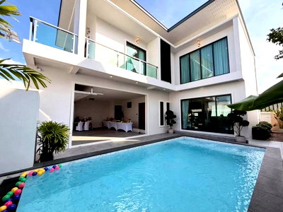 ขายบ้านเดี่ยว : ขายบ้านพูลวิลล่า 2 ชั้น Modern Living พัทยา 4 ห้องนอน พร้อมสระว่ายน้ำส่วนตัว ทำเลทุ่งกลม-ตาลหมัน