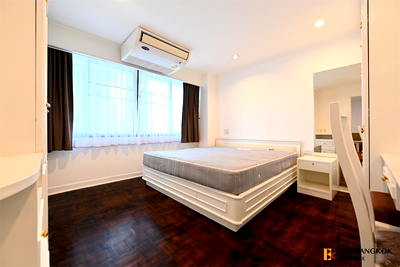 Condos for sale : Acadamia Grand Tower near BTS Phrom Phong Ultimate Luxury Lifestyle with Convenience