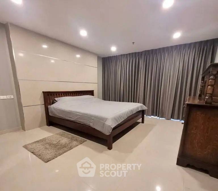 picture 2-Bed Condo For Rent At Baan Phrom Phong, Near MRT Phetchaburi (ID 1930423) - 16/19