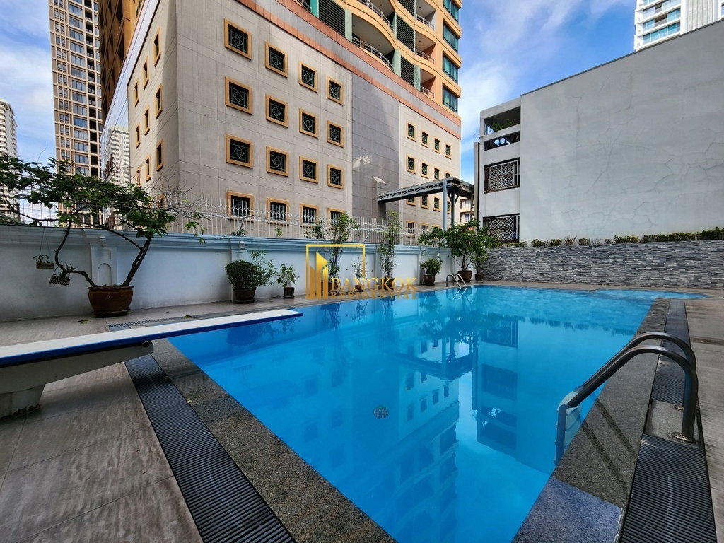รูป Well Maintained 3 Bedroom Apartment For Rent in Chidlom Area - BR0735AP - รูปที่ 32/45