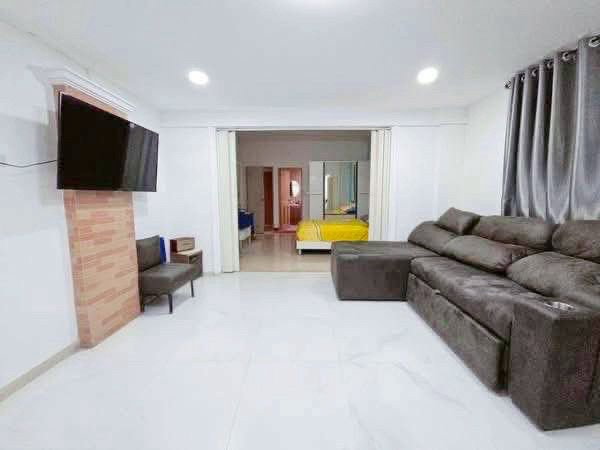 picture Quality detached houses for sale in Nathawadee 3 Sriracha project. Excellent location and great value. - 4/12