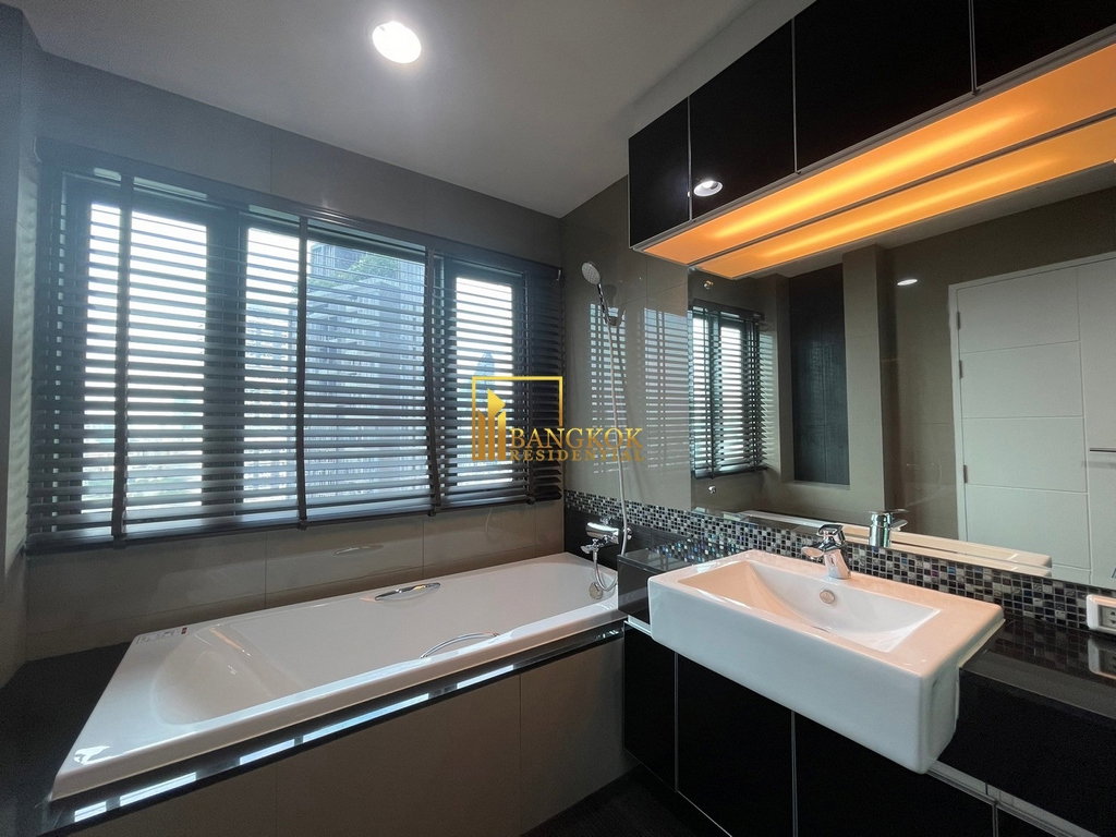 picture The Crest Sukhumvit 34 | Beautiful 3 Bedroom Duplex Condo in Thonglor - BR13395CD - 19/31