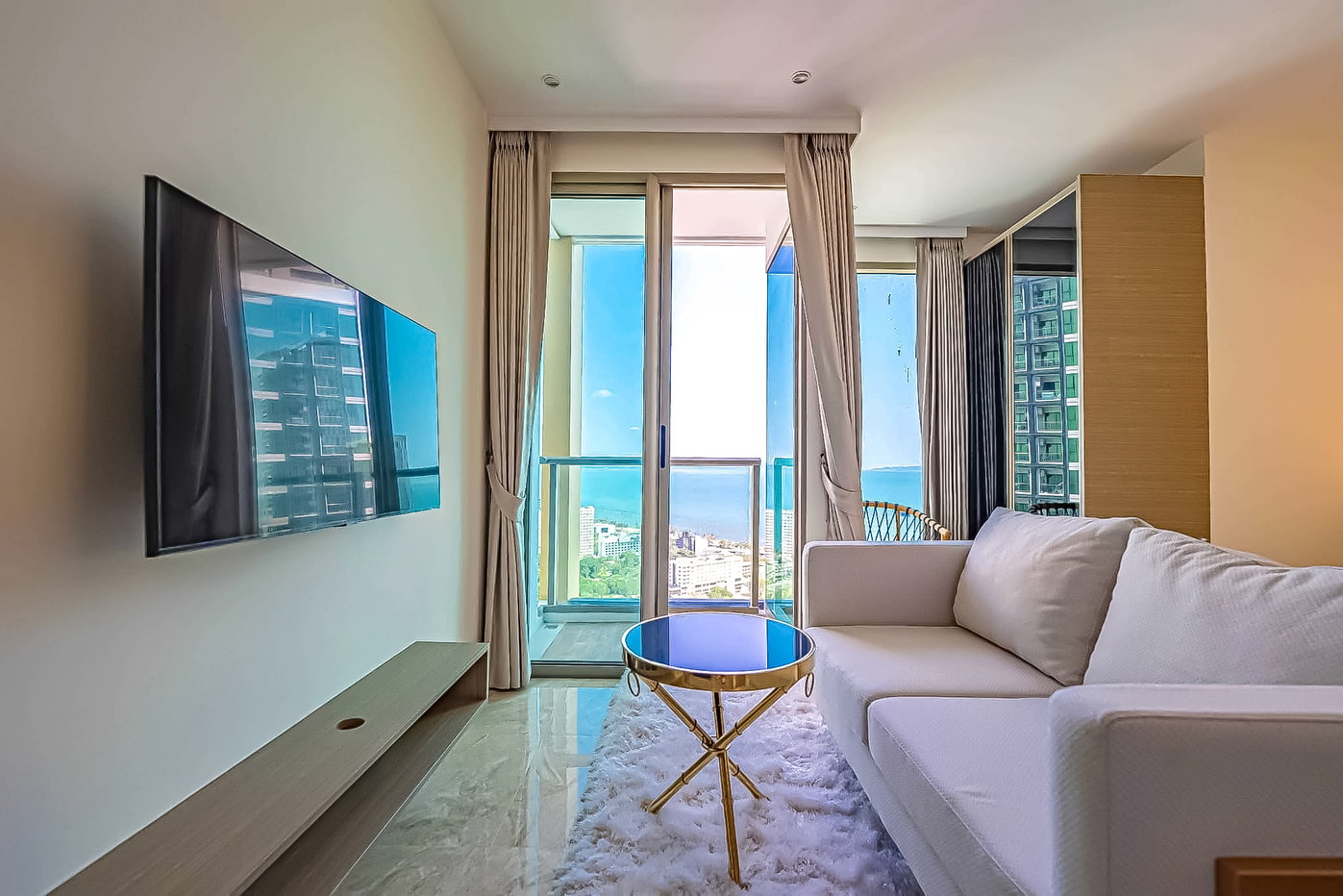 picture The Riviera Ocean Drive Condo for Rent Studio Sea View - 2/7