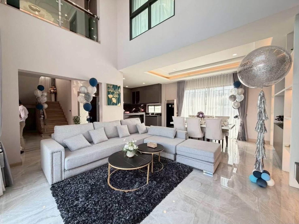รูป ขายบ้านพูลวิลล่า 2 ชั้น Modern Living พัทยา 4 ห้องนอน พร้อมสระว่ายน้ำส่วนตัว ทำเลทุ่งกลม-ตาลหมัน - รูปที่ 3/15