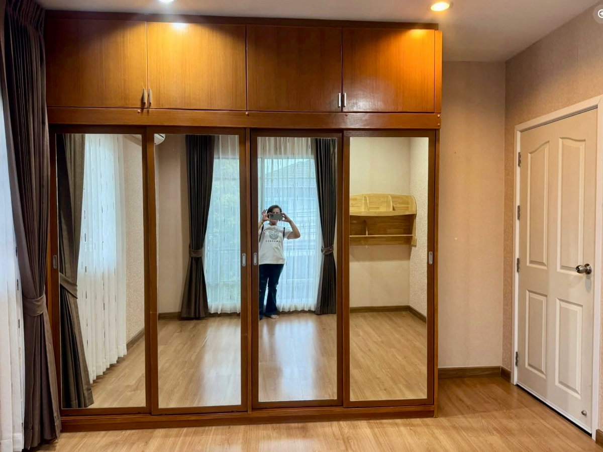 รูป ให้เช่าบ้านเดี่ยว 2 ชั้น Passorn Prestige Pattanakarn เฟอร์นิเจอร์ Built-in ทั้งหลัง พร้อมโซลาร์เซลล์และลิฟต์บันได ใกล้เอกมัย ทองหล่อ พระราม 9 - รูปที่ 28/48