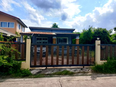 Houses for sale วิทยาลัยเทคนิคกาญจนาภิเษกมหานคร : Single-Storey Detached House for Sale 83 sq.wah (332 sq.m.) – Min Buri, Bangkok   2 Bedrooms | 1 Bathroom | Spacious Land with Room for Expansion