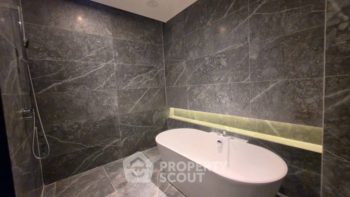 picture Well-Priced 2-BR Condo At Banyan Tree Residences Riverside, MRT Hua Lamphong (ID 3128812) - 9/9