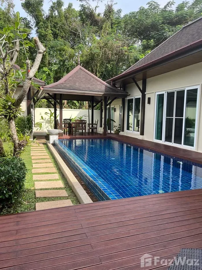 picture Detached 4-Master-Suite Tropical Pool Residence 6627387 - 21/42