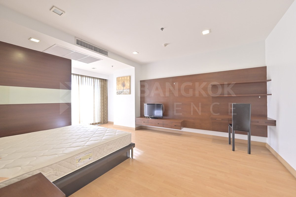 picture Special Unit, Quality Guaranteed by Top Brands Nusasiri Grand Condo near BTS Ekkamai - 9/10