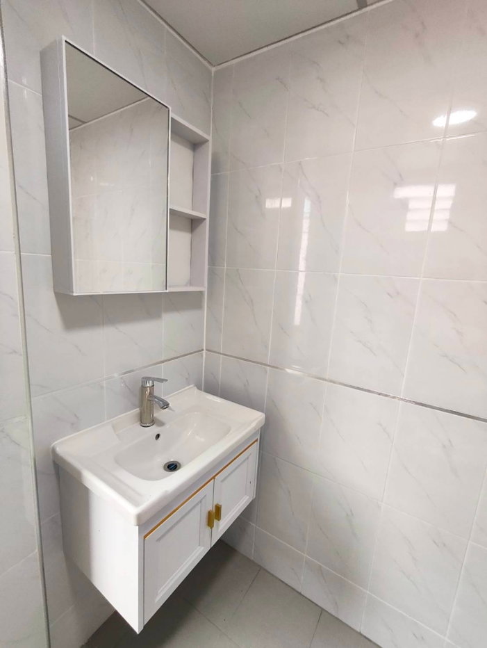 picture 📣 Urgent Sale – Pattanakarn Life Complex Condominium 

Only THB 990,000 – Negotiable!
 - 9/10