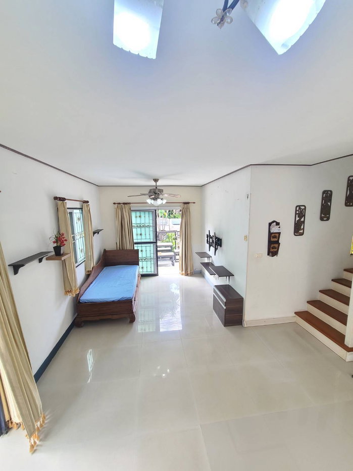 รูป ให้เช่าทาวน์เฮ้าส์ย่านมีนบุรี  10,000 บาท - รูปที่ 2/9