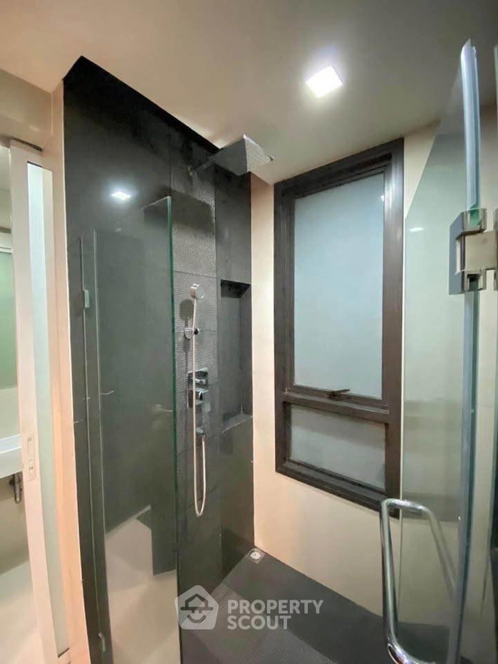 รูป คอนโด 2 ห้องนอน Rhythm สุขุมวิท 44/1 • ใกล้ BTS พระโขนง 70 ม. (ID 3130422) - รูปที่ 9/10
