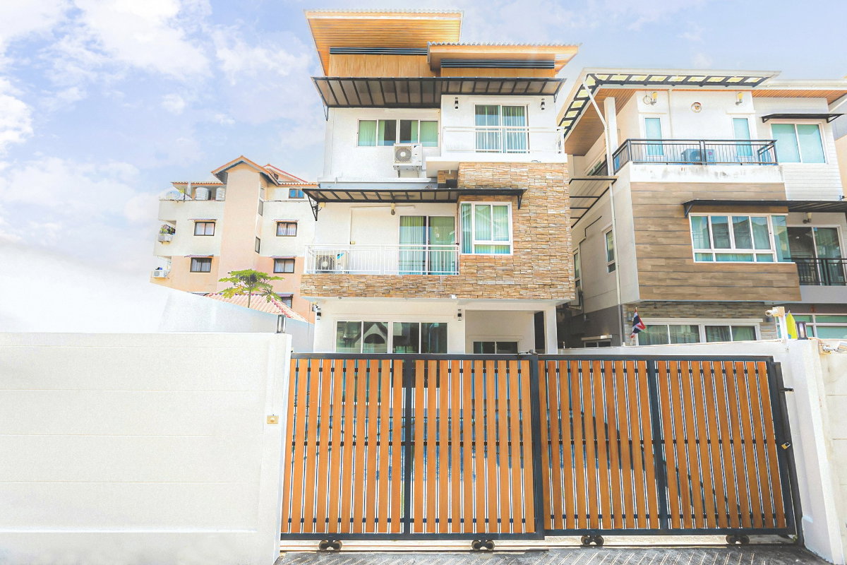 picture CB083, Home Office for sale 6 Br, Lat Phrao-Pradist Munudharm. - 1/16