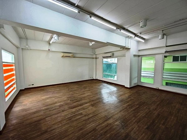 รูป ให้เช่าอาคารสำนักงาน / Home Office ทำเลศักยภาพ ย่านอ่อนนุช–ศรีนครินทร์ อาคารสำนักงาน 4 ชั้นครึ่ง พื้นที่กว้าง พร้อมใช้งาน เหมาะสำหรับบริษัท สำนักงาน  - รูปที่ 4/13