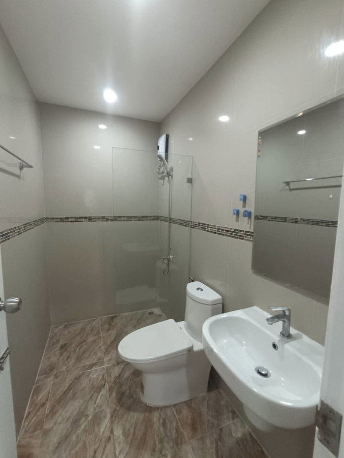 รูป ขาย ทาวน์โฮม 2 ชั้น (2,490,000บาท)
หมู่บ้านพาทาโกเนีย 5 (รามอินทรา-ซาฟารี) ถนนเลียบคลองสอง 18 เนื้อที่ 20  ตรว. บ้านสวย ใกล้สวนสาธารณ - รูปที่ 10/15