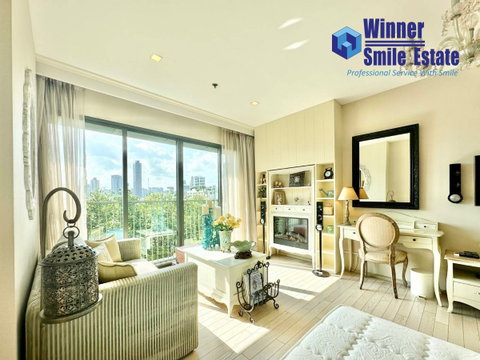 Condo for Sale: Noble Solo, Thonglor. Prime Thonglor location. Beautiful unit, sold with tenant.