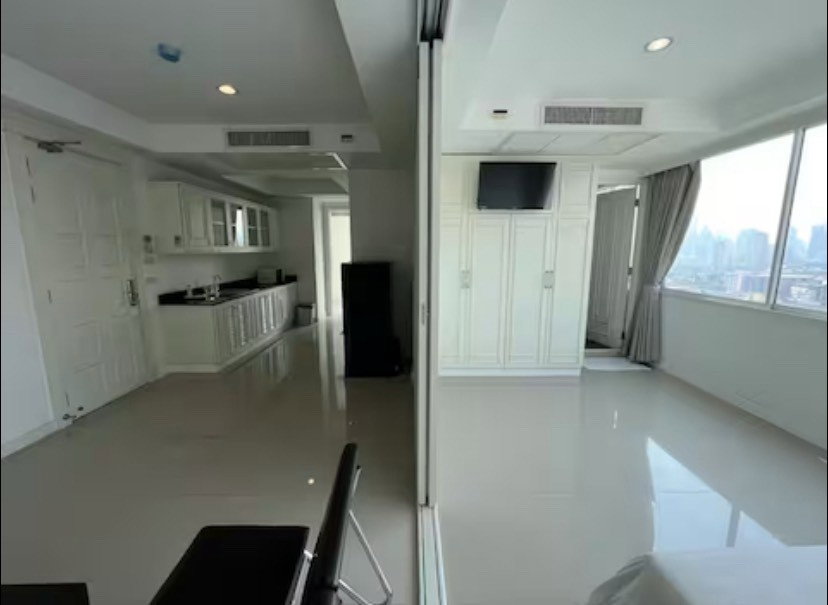รูป The Royal Navin Tower ให้เช่าเดือนละ 20,000 บาท 086-5049889 - รูปที่ 8/27