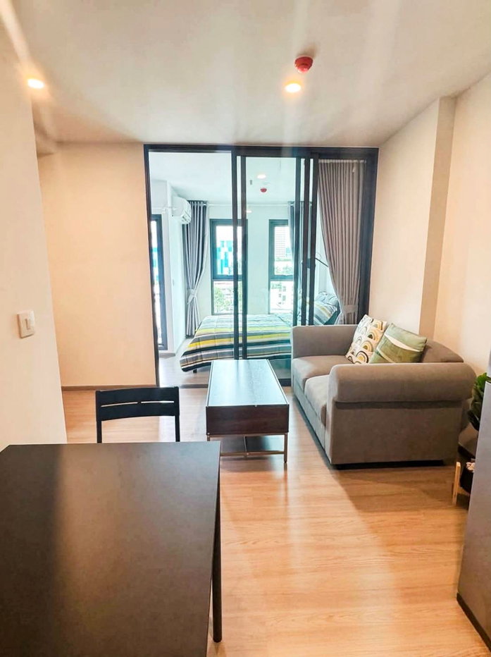 picture Aspire Ratchayothin condo for rent. Excellent location, close to BTS Ratchayothin (only 300 meters away). - 2/7