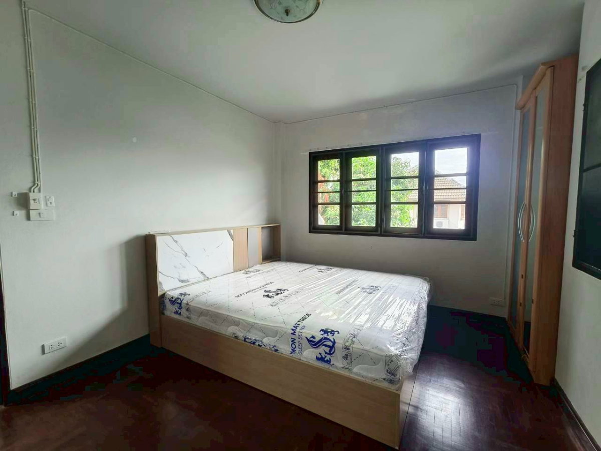 รูป ให้เช่า บ้านเดี่ยวหลังใหญ่ 4 ห้องนอน 3 ห้องน้ำ พื้นที่เยอะ บางแสน-อ่างศิลา  - รูปที่ 3/18