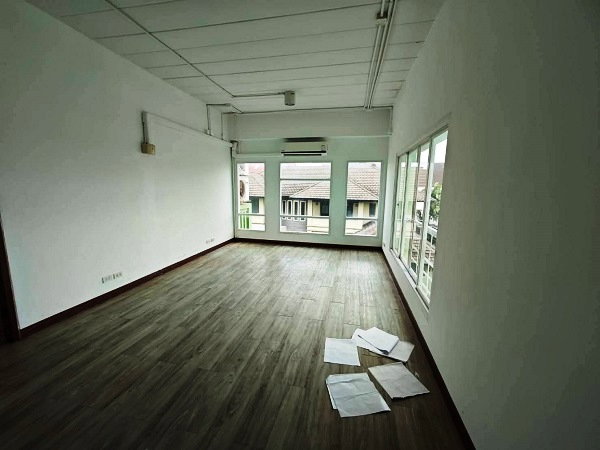 รูป ให้เช่าอาคารสำนักงาน / Home Office ทำเลศักยภาพ ย่านอ่อนนุช–ศรีนครินทร์ อาคารสำนักงาน 4 ชั้นครึ่ง พื้นที่กว้าง พร้อมใช้งาน เหมาะสำหรับบริษัท สำนักงาน  - รูปที่ 8/13