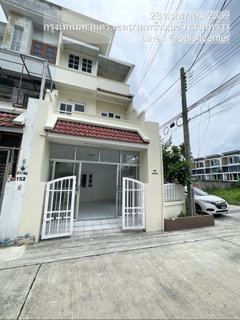 รูปภาพ ให้เช่าบ้านร่มรื่น 2 ซอยโชคชัย 4 (สตรีวิทยา 2 ซอย 29 )