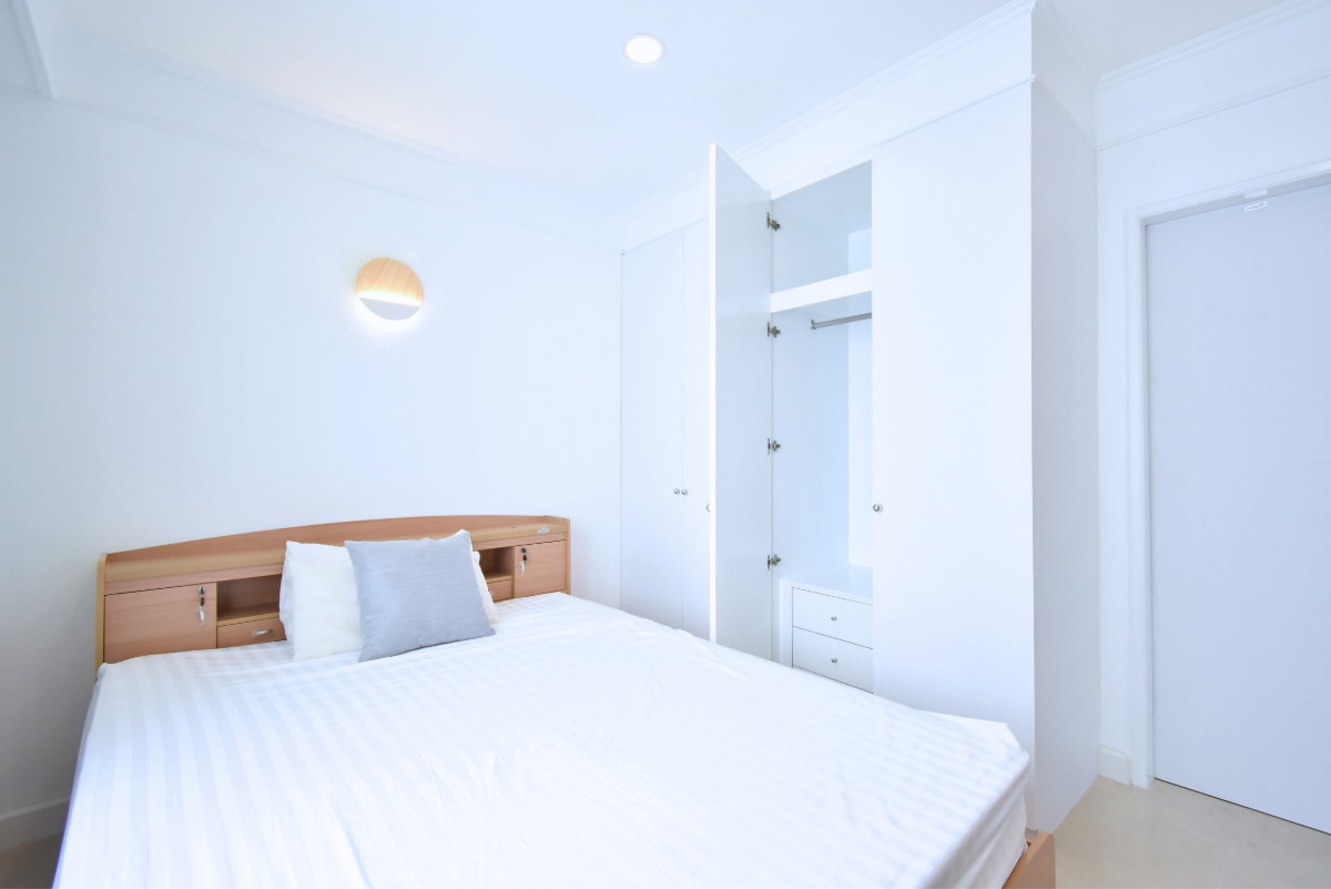 picture 【JUST RENOVATED】💰Rent: 50,000 THB/month　🏢 Las Colinas　✨2Bedroom • 100 sqm • 31th Floor  - 4/8