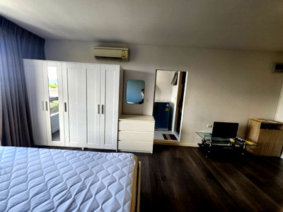 Condos for sale : 🏡 Best Location! Front Building | High Floor | D Condo Bangna | Only THB 1.15M