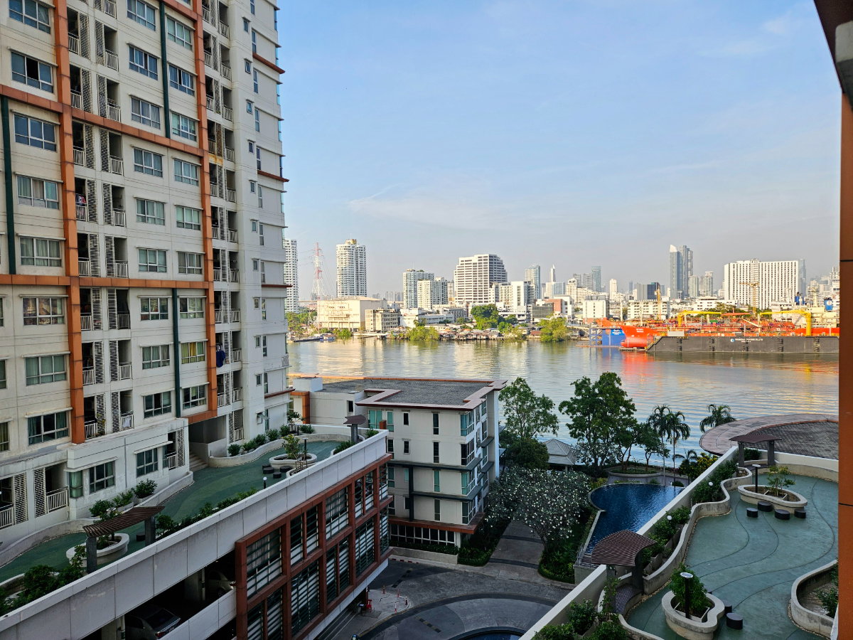 บรรยากาศรีสอร์ทริมน้ำ! เฟอร์ครบพร้อมเข้าอยู่ มีเรือ & รถตู้รับส่ง✨