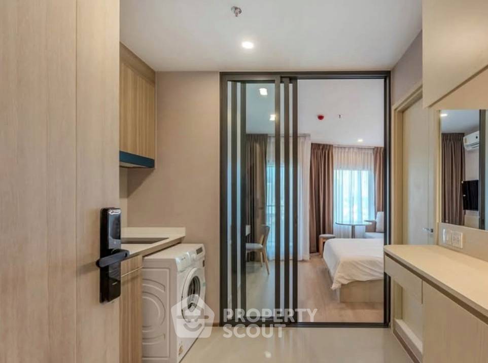 picture 1-BR Condo Life Rama 4 - Asoke, 400m to MRT Queen Sirikit (ID 3129748) - 1/4