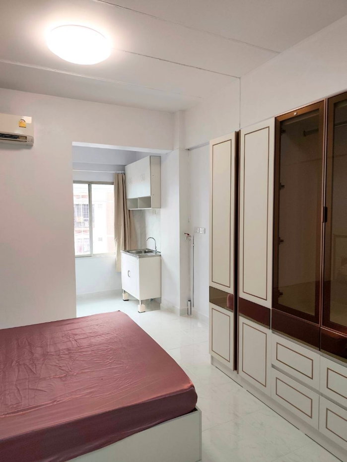 picture 📣 Urgent Sale – Pattanakarn Life Complex Condominium 

Only THB 990,000 – Negotiable!
 - 3/10