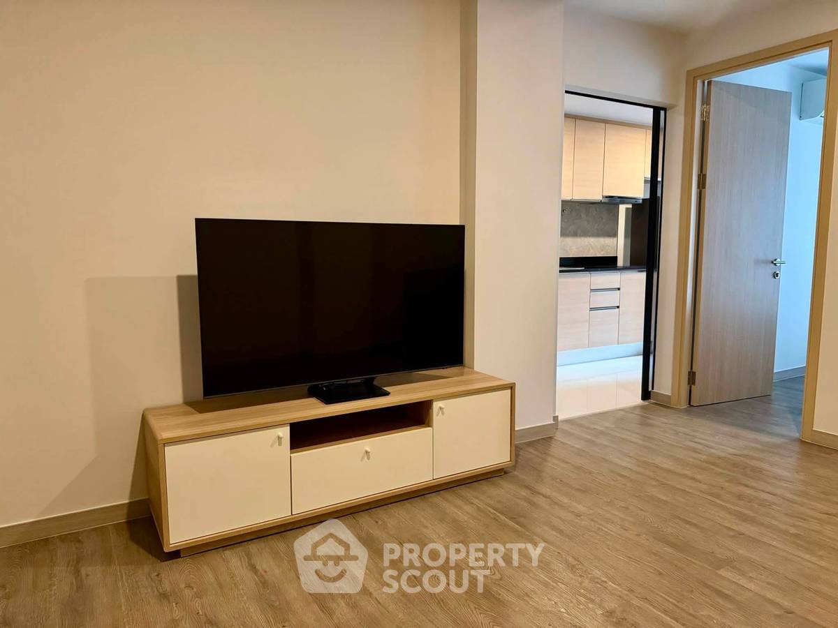 picture 1-BR Condo At The Shade Sathorn 1, 5th-Floor Near MRT Khlong Toei (ID 3132539) - 3/8