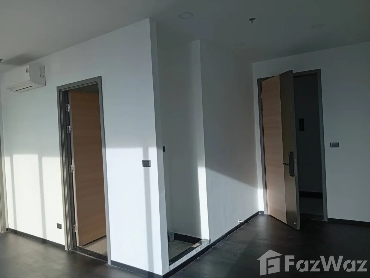 picture 24 Floor 2 Bedroom Corner unit 6628509 - 3/5
