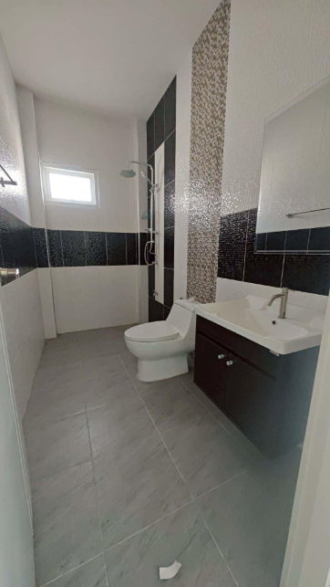 รูป 🏡 ขายด่วน! บ้านเดี่ยวชั้นเดียว สไตล์โมเดิร์น ใกล้แยกกองทราย สารภี ราคา 2 ล้าน 📞 063-6649056 - รูปที่ 10/10