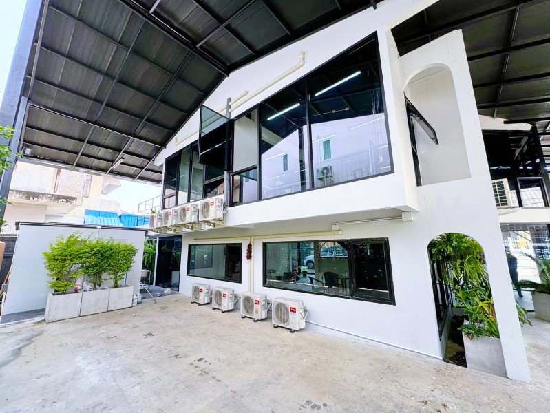 รูป MRT สุทธิสาร 2.45กม.จอดรถได้ 12 คัน MRT โชคชัย4 1.86 กม. ให้เช่าอาคารสำนักงาน 2 ชั้น ย่านรัชดา ลาดพร้าว 4นอน 100ตร.ว. 520ตร.ม. พร้อมลาน - รูปที่ 4/8