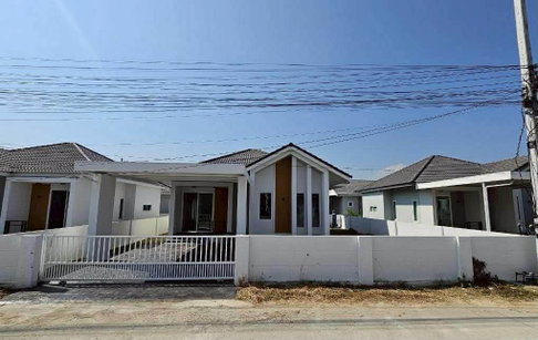 🏡 Hot Deal! Single-Story Modern House Near Kong Sai Junction, Saraphi, 2M THB 📞 063-6649056