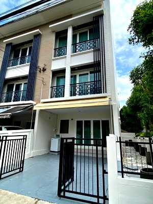 เช่าทาวน์โฮม กรุงเทพมหานคร : R3118 ให้เช่าทาวน์โฮม 3 ชั้น หมู่บ้าน บ้านกลางเมืองพระราม 9 มอเตอร์เวย์ (ว่างค่ะ)