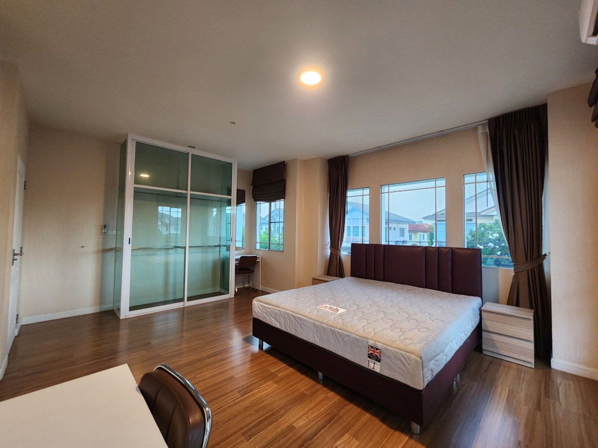 รูป MN05165 - Manthana Onnut - Wongwan 2 : Megabangna - รูปที่ 3/20