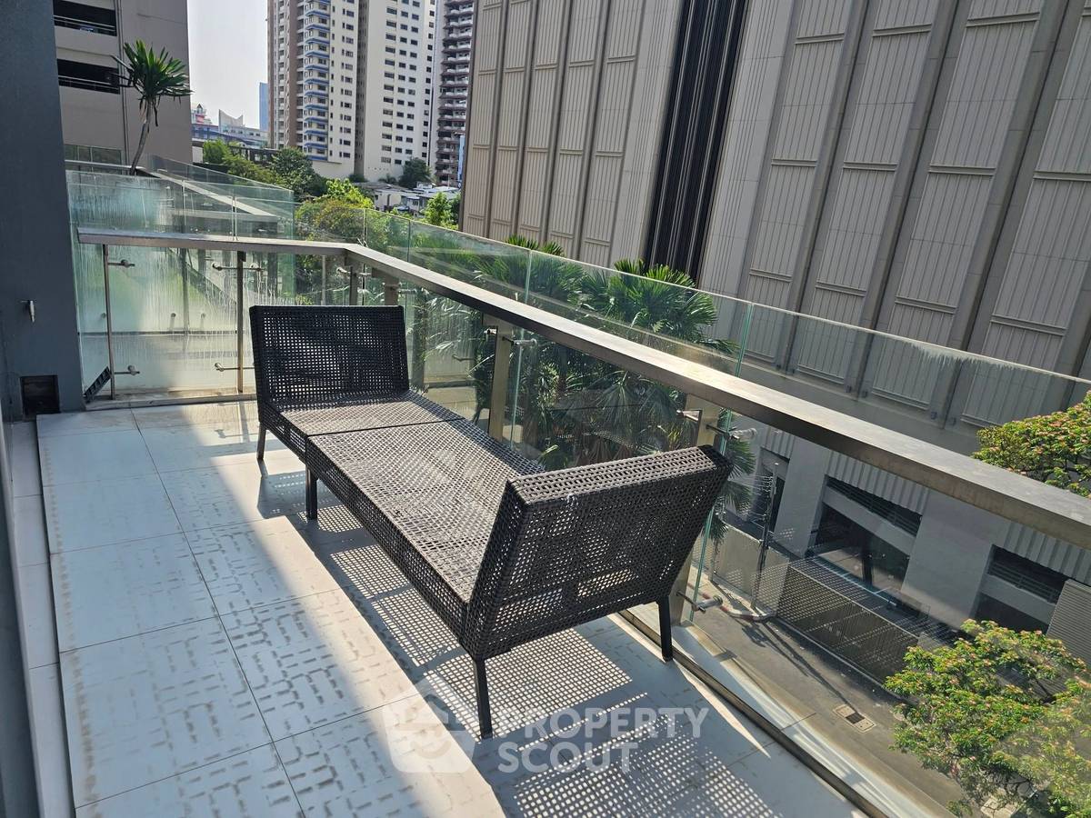 รูป คอนโด 2-ห้องนอน ที่ เดอะ รูม สุขุมวิท 21 ใกล้ MRT สุขุมวิท (ID 3132079) - รูปที่ 7/10