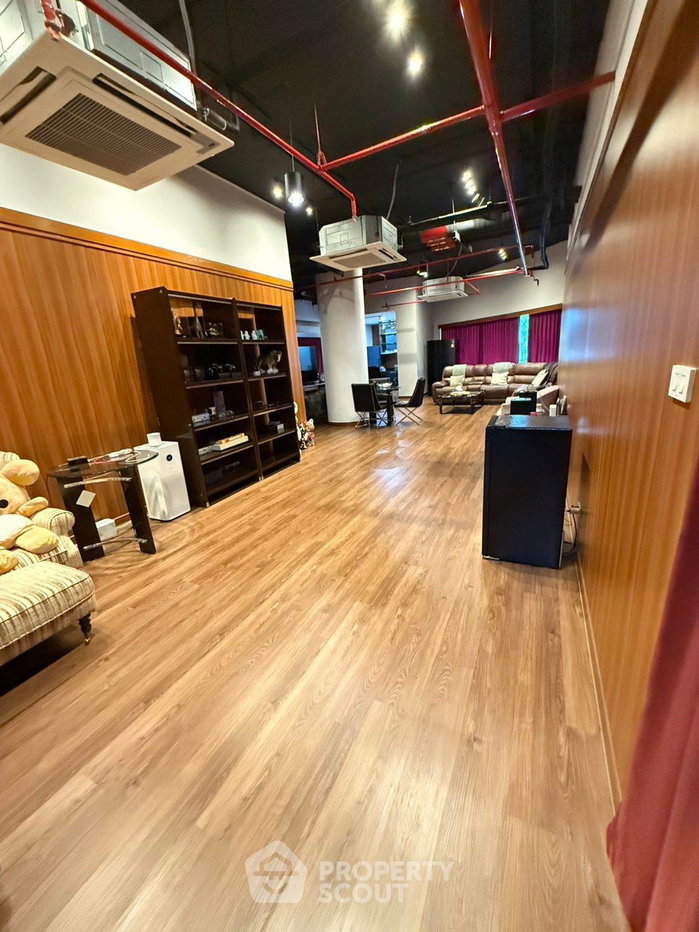 picture 2-BR Condo Moon Tower Condominium | 400m to BTS Thong Lor (ID 2222567) - 2/5