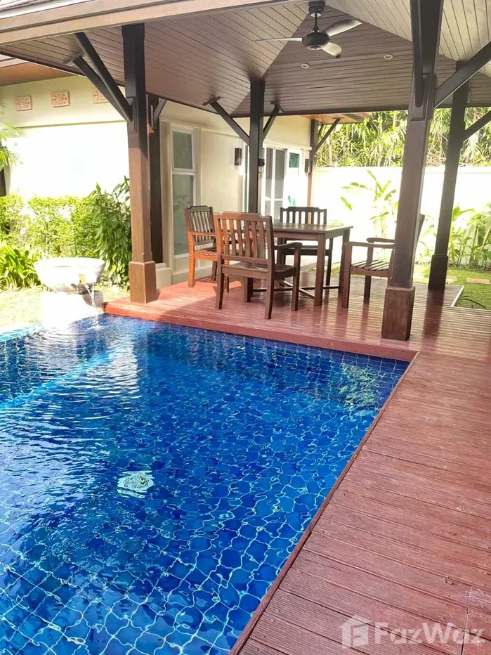 picture Detached 4-Master-Suite Tropical Pool Residence 6627387 - 20/42