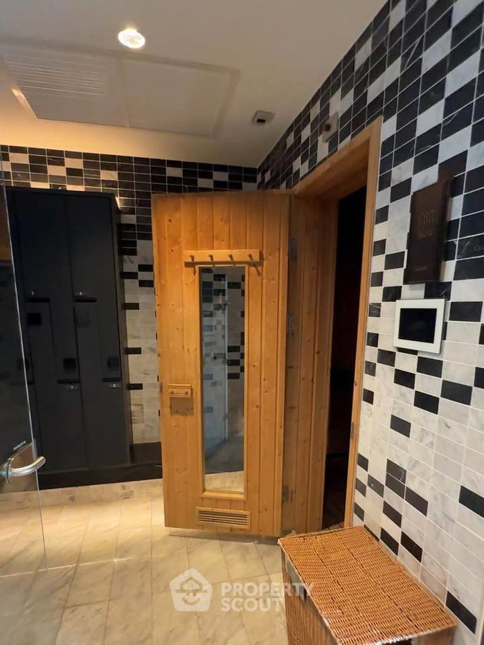 picture High-Floor 2-BR 75 Sqm, 28 Chidlom, 300m to BTS Chit Lom (ID 3133617) - 13/18